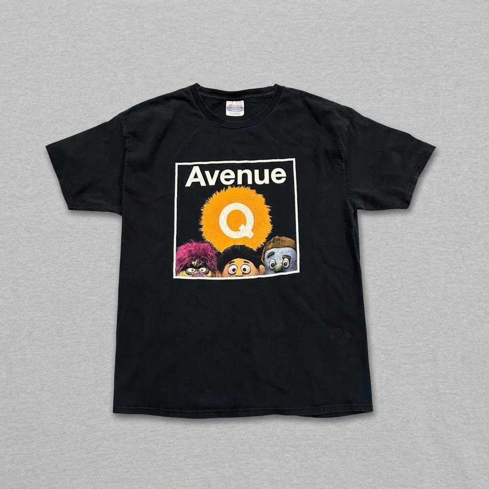 Avenue Q Broadway Musical Puppet Graphic T Shirt Mens Large Black Hanes